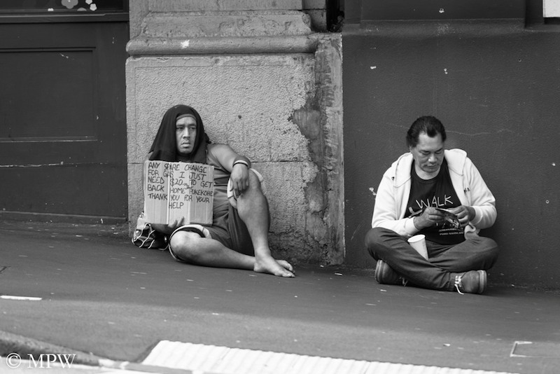 Auckland City street photo, Queent St, black and white